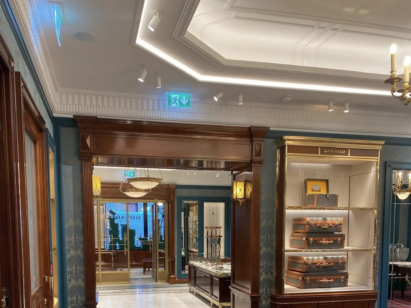 Boutique flagship